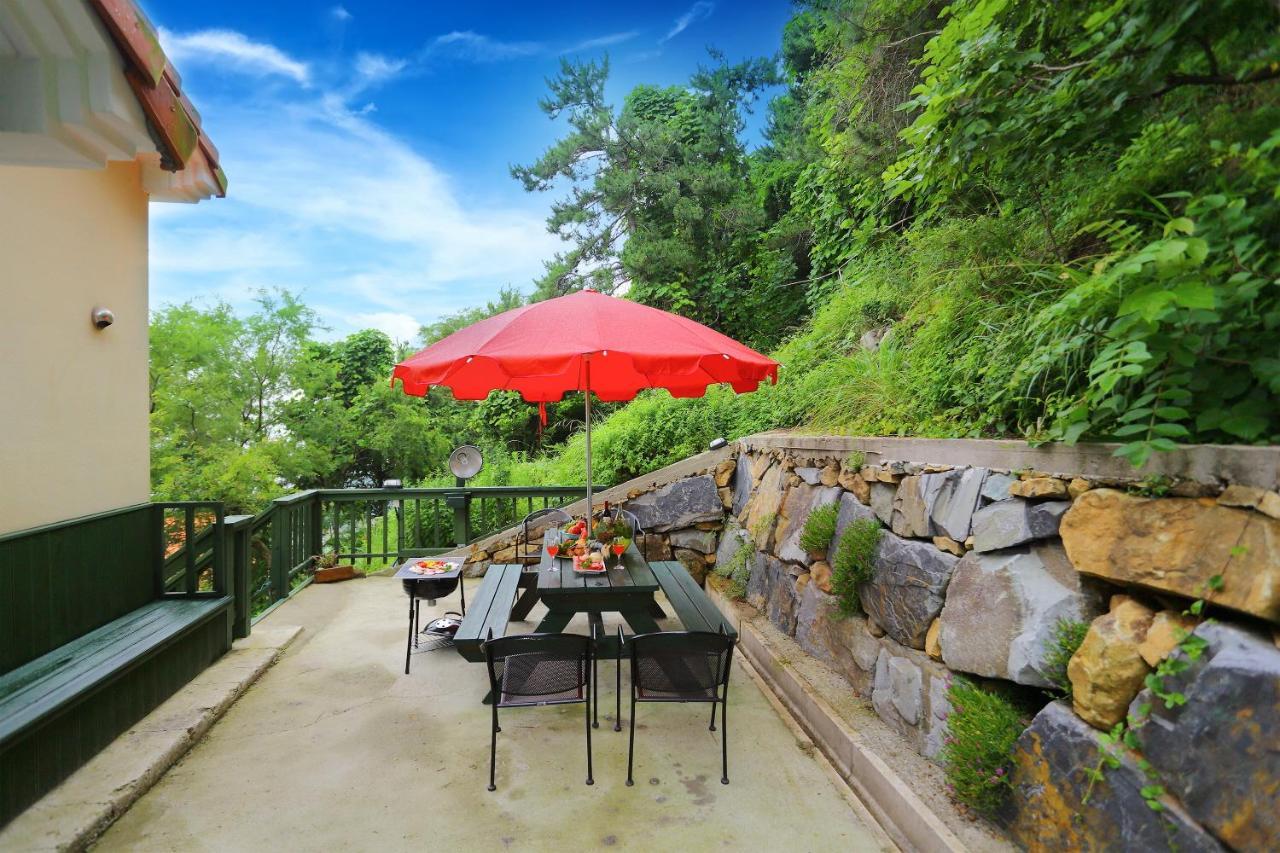 Montmartre Villa Namhae Exterior photo